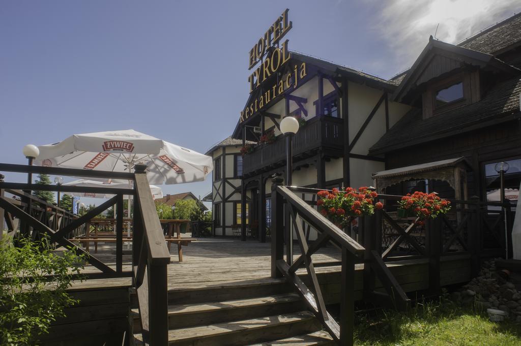Hotel Tyrol I Restauracja Zycie Gruzji Osielsko Exterior foto